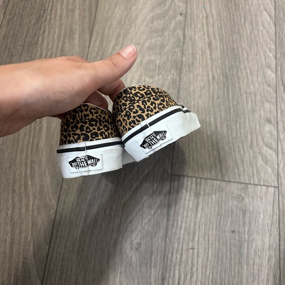 Size 10.5 kids cheetah print vans - Picture 5 of 7